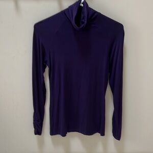Royalton purple turtleneck size M
